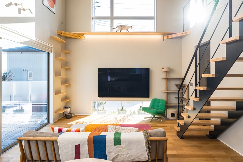 【Ａ様邸】愛猫ファースト＆2人もハッピー　木と陽光にくつろぐお洒落な家